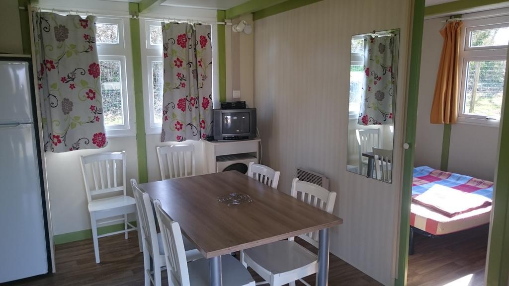 Camping Des Rulieres Hotel Saint-Valérien Eksteriør billede
